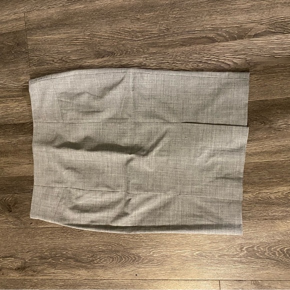 Le chateau pencil skirt - Picture 3 of 3